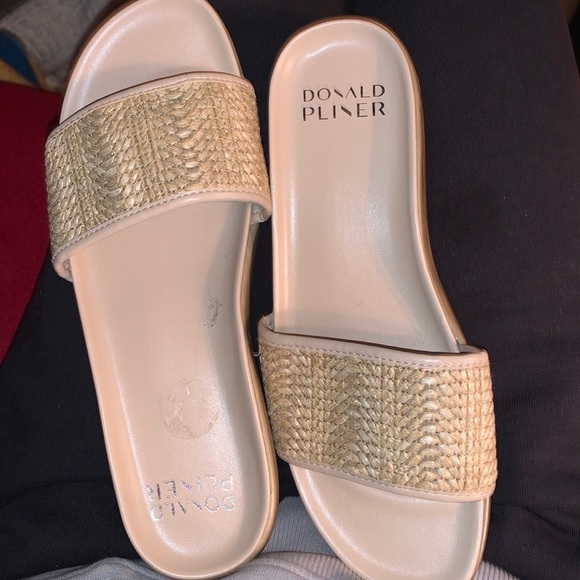 Sandals - Picture 8 of 8